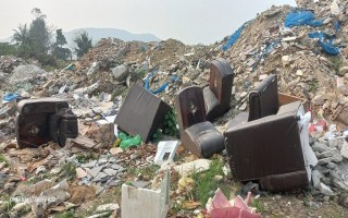 Loay hoay tìm thủ phạm "đắp núi" rác thải xây dựng trái phép tại Tp.Thanh Hóa
