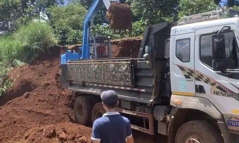 Gia Lai: Khai thác khoáng sản trái phép ngay sau ủy ban xã