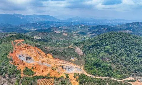 Lâm Đồng: Doanh nghiệp nổ mìn khai thác đá làm sập cầu dân sinh