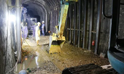 Thông đường sắt Bắc Nam qua hầm đèo Cả sau gần 10 ngày sửa chữa