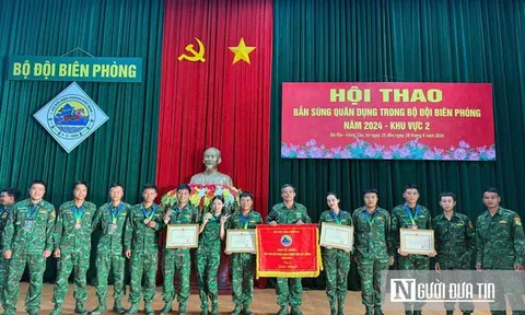 "Bông hồng thép" giữa biên cương