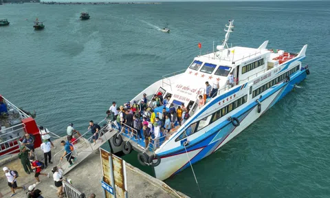 Khai mạc du lịch biển đảo Cô Tô năm 2025