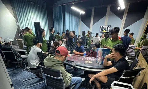 Triệt xóa tụ điểm đánh bạc hoạt động núp bóng câu lạc bộ Poker