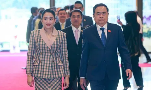 Chủ tịch Quốc hội Trần Thanh Mẫn hội kiến Thủ tướng Thái Lan