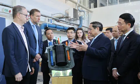 Thủ tướng thăm phòng thí nghiệm hạt nhân Thụy Điển, thúc đẩy hợp tác chiến lược