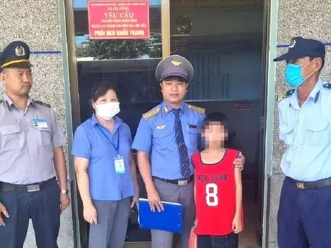 Phát hiện bé trai nghi bị bắt cóc đưa lên tàu vào Nam