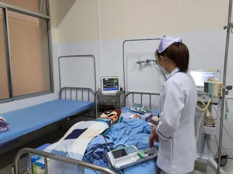 Vụ bé gái 2 tuổi nghi bị bạo hành dã man: Chân dung 2 bảo mẫu