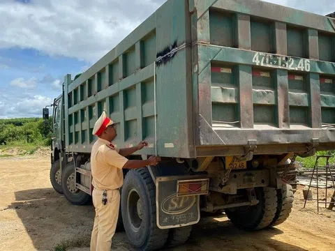 CSGT xử lý quyết liệt, nhiều phương tiện tháo dỡ, cắt bỏ thùng cơi nới