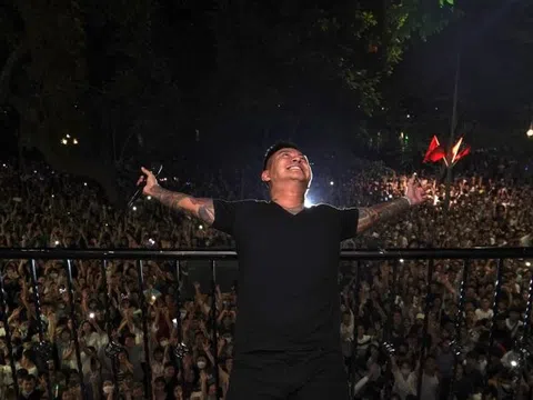 Cục NTBD lên tiếng vụ Tuấn Hưng hát ở ban công không xin phép