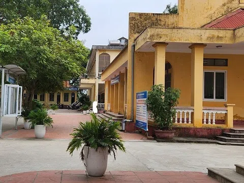 Thanh Hóa: Nghi vấn nữ phó Phòng Đào tạo trường nghề "lộ ảnh nóng"