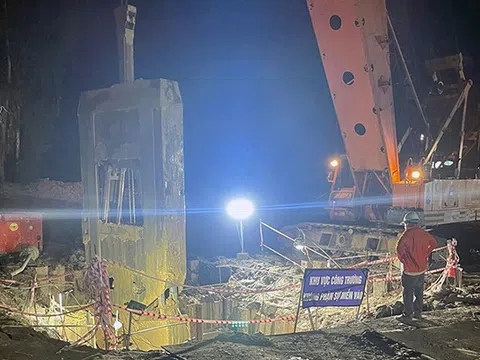 Vụ bé trai lọt xuống trụ bê tông sâu 35m: Sự cố bất ngờ khiến việc đưa thi thể lên bị chậm trễ