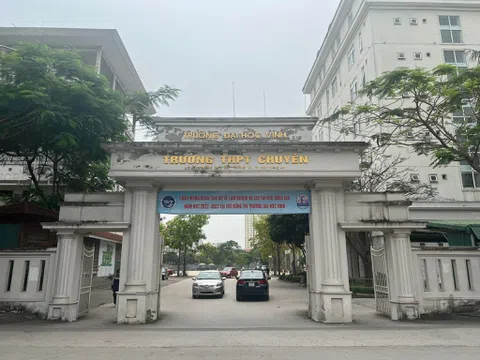 Công an vào cuộc vụ nữ sinh tự tử nghi do bạo lực học đường