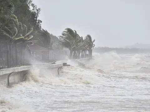 Tin bão mới nhất: Bão số 4 giật cấp 13, Biển Đông có gió mạnh và lốc xoáy