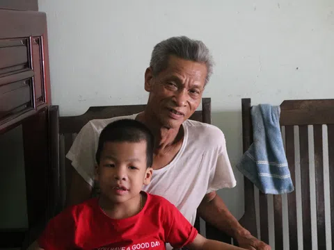 Tấn bi kịch của người đàn ông mất vợ, chăm con thần kinh, cháu suy thận