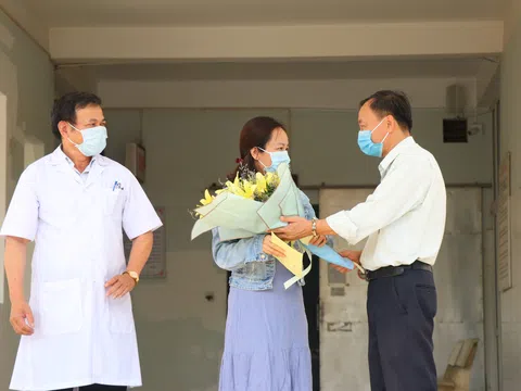 Ý thức cộng đồng đáng trân trọng của nữ bệnh nhân Covid-19 tại Đắk Lắk ngày ra viện