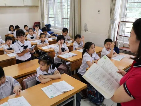 Nghiêm cấm lấy danh nghĩa ban đại diện cha mẹ học sinh để thu các khoản ngoài