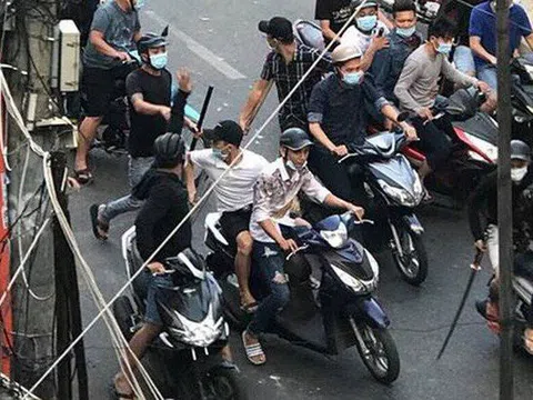 Tạm giữ nhóm đối tượng chém thanh niên đi đường trọng thương vì nhìn "ngứa mắt"