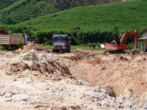 Lấy trộm hàng nghìn mét khối đất, một công ty bị truy thu gần 700 triệu đồng