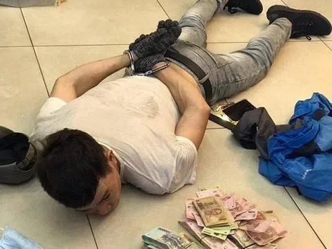 Bắt đối tượng đu dây vào cửa hàng FPT trộm 120 triệu đồng