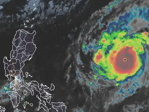 Dự báo đường đi của siêu bão Goni trên biển Đông