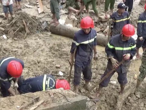 Trà Leng mưa lớn, đường vào sạt lở trở lại