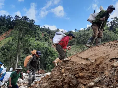 Tìm được thêm thi thể ở khu vực sạt lở khiến 11 người mất tích