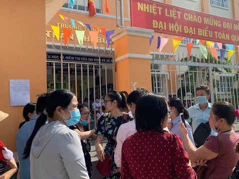 Bức xúc vì bữa ăn bán trú, phụ huynh đòi thay đổi Hiệu trưởng