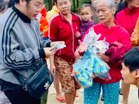 Sự thật đằng sau chuyện vợ giấu chồng rút 1,5 tỷ cứu trợ miền Trung