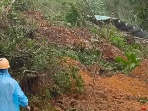 Quảng Nam: Sạt lở đất khiến mẹ tử vong để lại 3 đứa con thơ