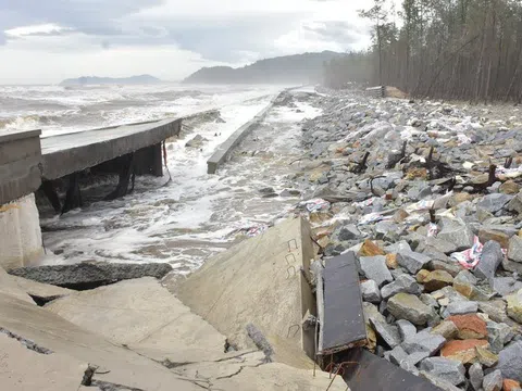 Huế: Huy động tổng lực khắc phục thiệt hại do bão số 13 gây ra