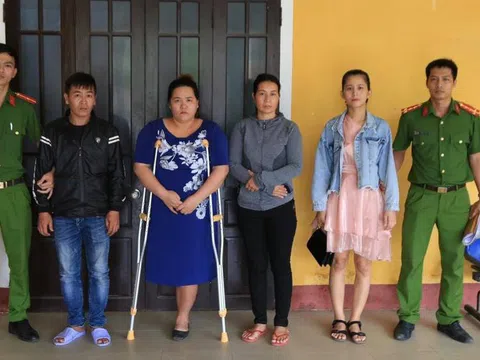 Chân dung 4 đối tượng khống chế, đánh cô gái ở Huế