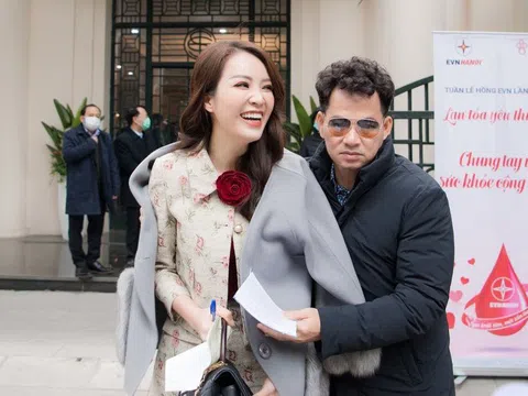 Á hậu Thụy Vân được Xuân Bắc “sưởi ấm” giữa giá rét Hà Nội