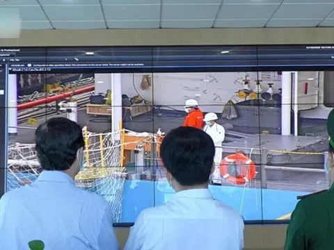 TP.HCM: Lén gặp người thân trên tàu, bị cách ly 14 ngày