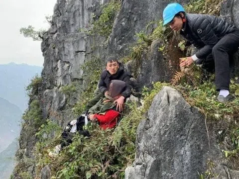 Phượt thủ đi ngắm tuyết rơi từ mỏm đá ở Hà Giang kể phút chạm mặt "tử thần"