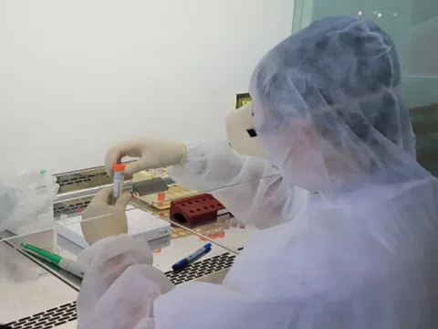 Cách ly 11 người tiếp xúc với cặp vợ chồng người Hải Dương