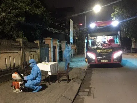 Nghệ An "phong toả" xe chở 22 sinh viên FPT để tiến hành cách ly