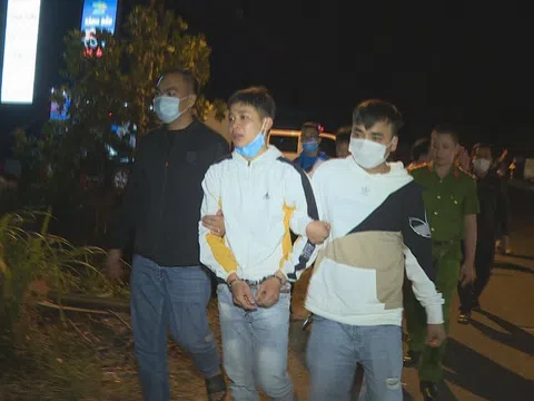 Công an lấy lời khai kẻ giết người dã man để cướp tiền tiêu Tết