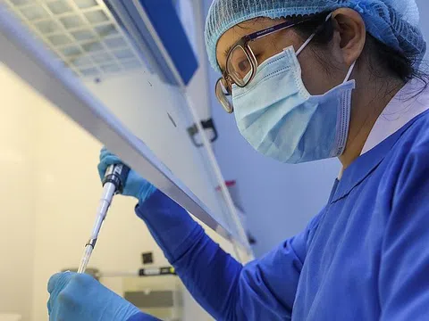 Người phụ nữ 52 tuổi đi tẩm quất người mù nhiễm Covid-19 lây cho cả gia đình 4 người