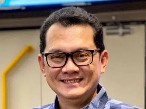 Bị nghi "đá xéo" Sơn Tùng M-TP, NSƯT Hữu Châu lên tiếng làm rõ