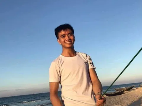 Huế: Tặng bằng khen cho nam sinh viên quên mình cứu 3 nữ sinh