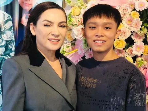 "Nực cười, ai tin được Phi Nhung không biết cát- xê của mình, của Hồ Văn Cường"?