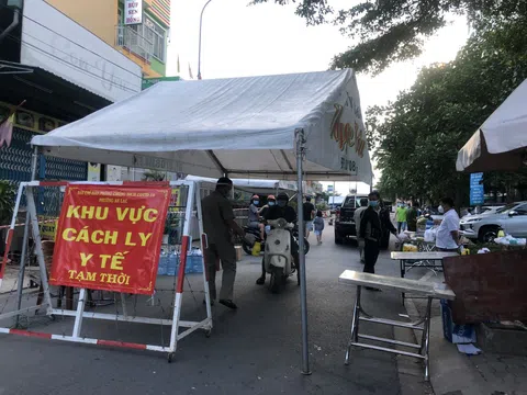 Phong tỏa toàn bộ 14 block chung cư Ehome 3 do xuất hiện nhiều ca mắc COVID-19