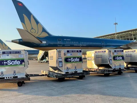 Gần 1 triệu liều vắc xin Covid-19 được chuyển “cấp tốc” vào TP.HCM