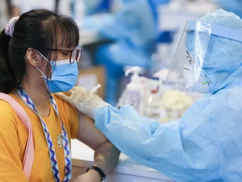 TP.HCM mở rộng tiêm chủng vaccine phòng Covid-19 cho toàn bộ người dân