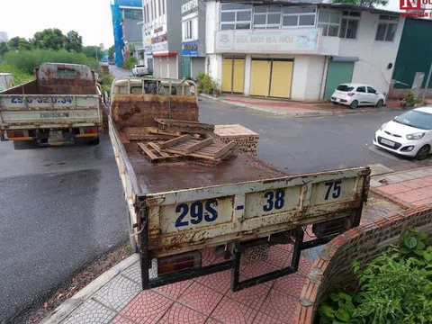 Hà Nội: Dùng container, xe tải, bê tông... làm chốt cứng chống dịch