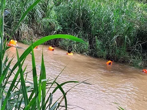 Gia Lai: Tìm kiếm 3 cha con bị nước cuốn trôi