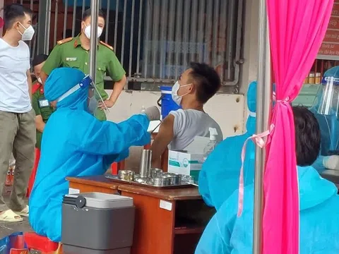 Bình Dương sẽ tiêm vắc-xin cho người ngoại tỉnh quay lại làm việc