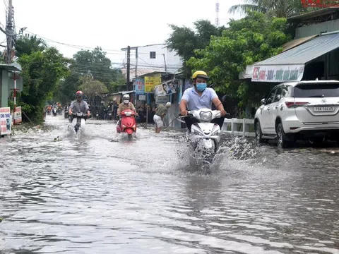 Khánh Hòa: Mưa lũ gây ngập sâu, sạt lở nhiều nơi