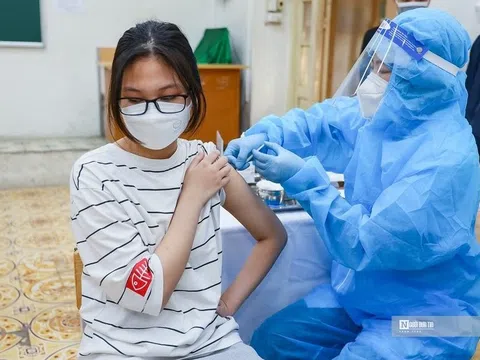 Hà Nội bắt đầu tiêm vắc-xin phòng Covid-19 mũi 3 theo hướng dẫn