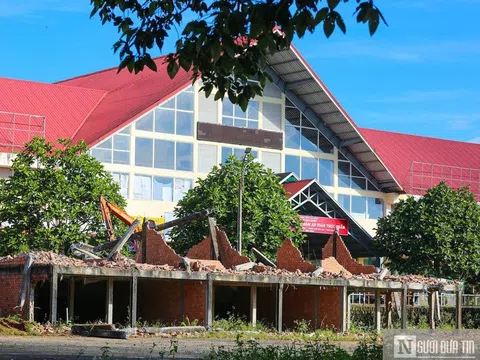 Lâm Đồng: Cưỡng chế phá dỡ công trình sai phạm trước chợ Bảo Lộc